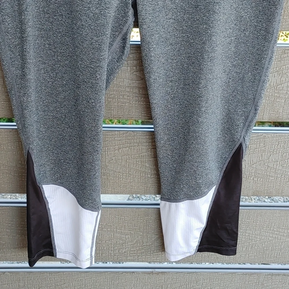 Surin sport stretch leggings gray white and black size Large‎ - Picture 3 of 9